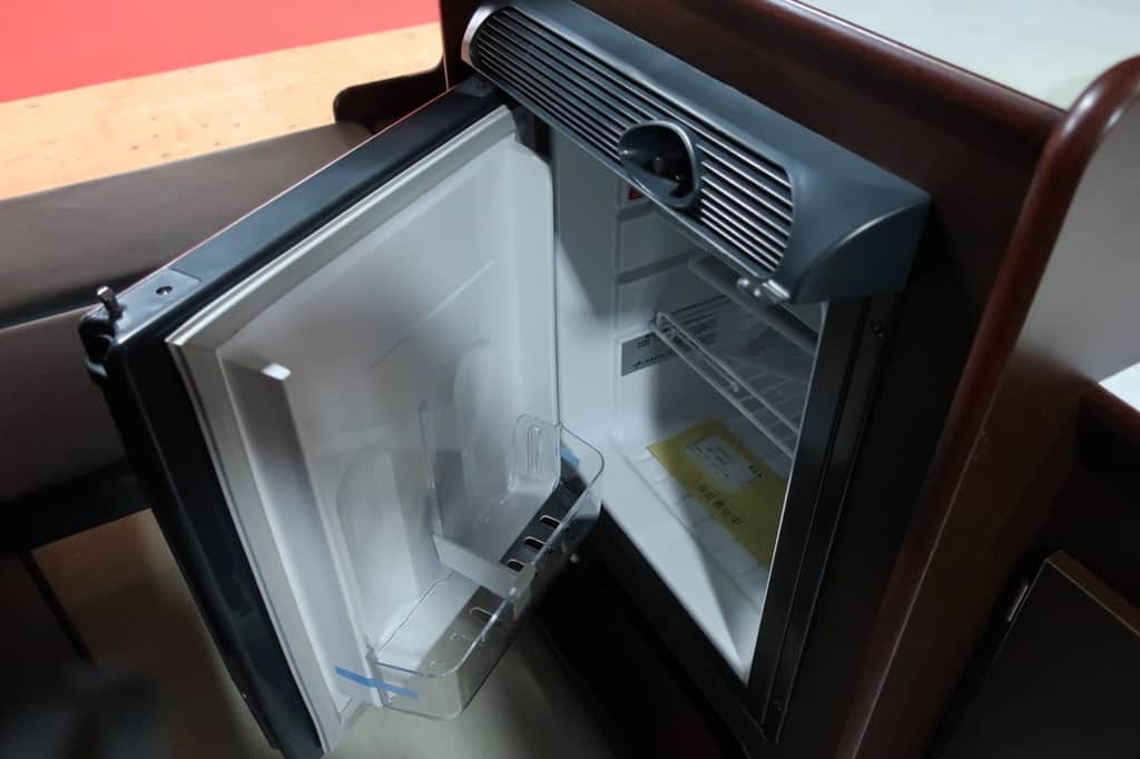 NV350 ツインズフォー 冷蔵庫