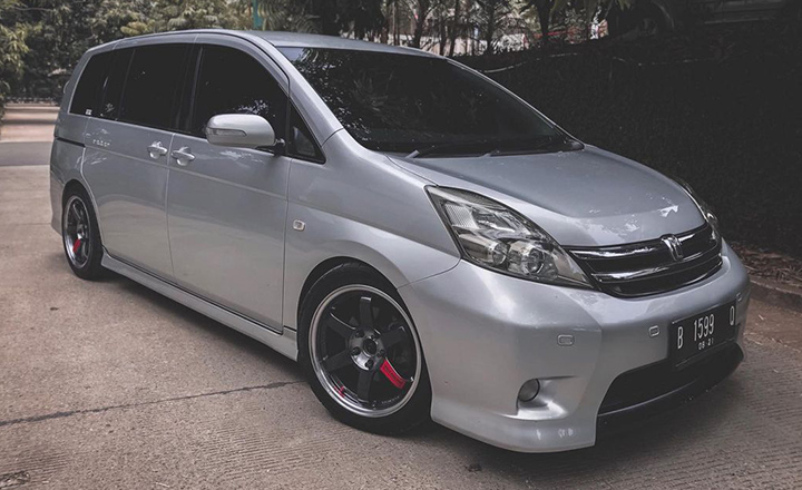 アイシスはかっこいい 評判 人気が高い 値段まで解説 カーブロ